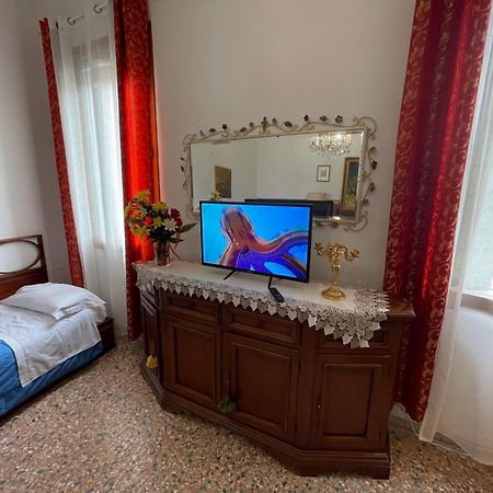 Princess Guest House Canal View Veneţia Exterior foto
