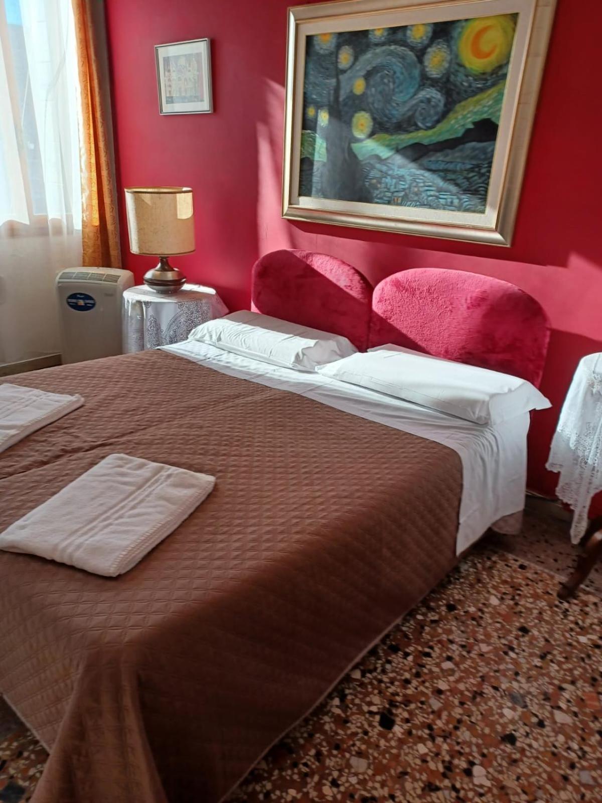 Princess Guest House Canal View Veneţia Exterior foto