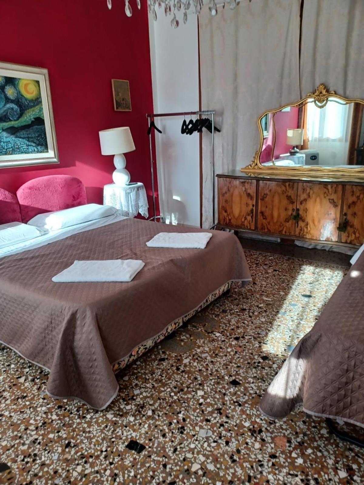 Princess Guest House Canal View Veneţia Exterior foto